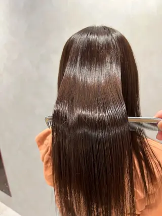 ミディアム AIconic nagoya所属・縮毛矯正/ レイヤー/ミディアムのヘアスタイル