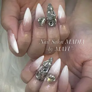 ネイル MADIA所属・momo .のネイルデザイン