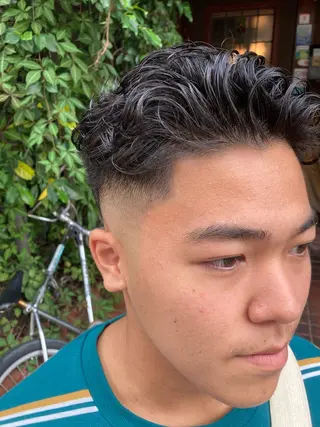 ショート メンズ スキンフェード/パー マ/須田陸斗のヘアスタイル