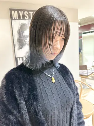 ショート カラー kai .のヘアスタイル