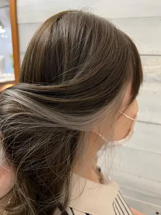 セミロング カラー 小池 楓のヘアスタイル