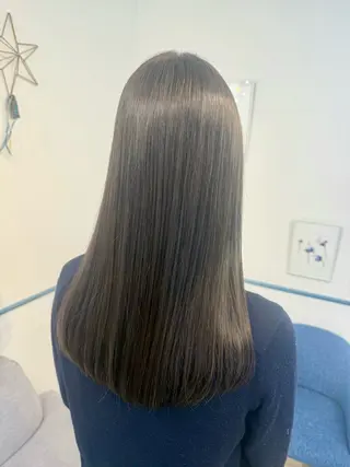 ロング カラー 柴原 杏梨のヘアスタイル