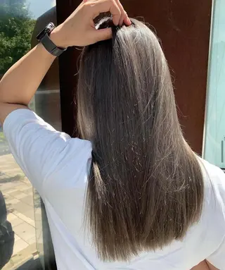 ロング カラー 森田 三琴のヘアスタイル