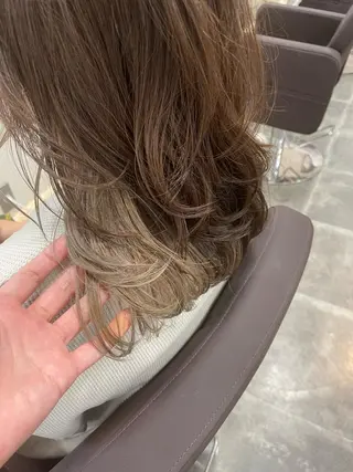 セミロング カラー 平 ちひろのヘアスタイル