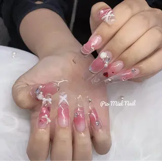 ミディアム Pio Mielのネイルデザイン