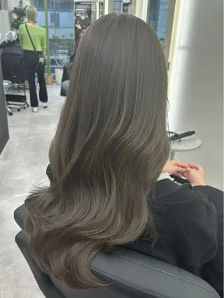 ロング カラー Ardore大阪難波 カットカラーモデルのヘアスタイル