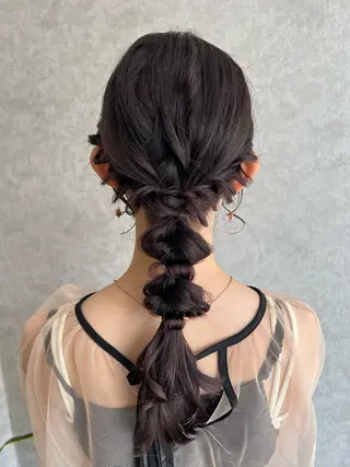 ヘアアレンジ Rio/ヘアセット/ ハイトーンカラーのヘアスタイル