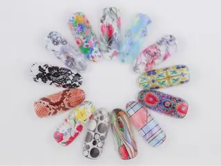 ネイル nail salon Emi la beaute 心斎橋店所属・坪野 めぐみのネイルデザイン