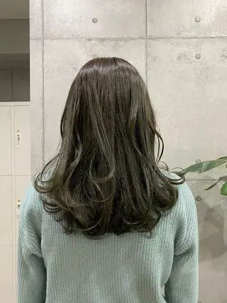セミロング カラー newi赤羽 HINATAのヘアスタイル