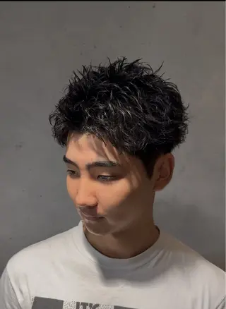 パーマ メンズ SALOWIN梅田茶屋町North店所属・岡田/メンズ特化/パ ーマ&ショートのプロのヘアスタイル