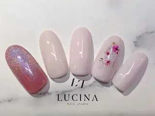 ネイル 新橋 ルキナ スタッフのネイルデザイン