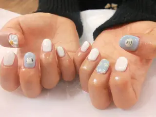 ネイル R'well所属・はばすみれ🎀ﾈｲﾙ 光ﾌｪｲｼｬﾙ ﾍｱのネイルデザイン