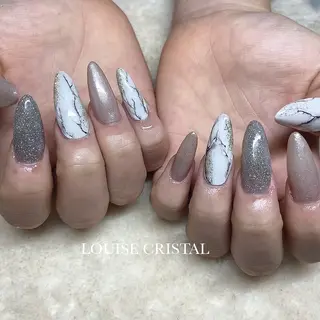 ネイル LOUISE CRYSTALのネイルデザイン