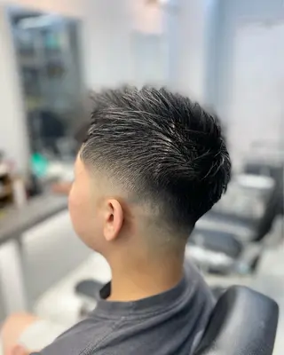 ショート 天王寺で1番人気の フェード師/大野尋哉のヘアスタイル