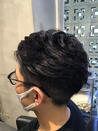 ショート メンズ ミルクティーベージュ ブリーチ 店長 清水のヘアスタイル