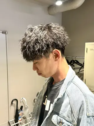 ミディアム パーマ ヘアアレンジ メンズ 顔まわりカット の達人のヘアスタイル