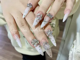ネイル One Plus Nail Salonのネイルデザイン