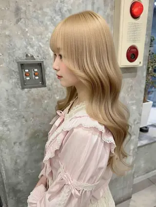 ロング カラー ヘアアレンジ ハイトーン特化🤍 浦住のヘアスタイル