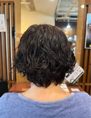 ショート パーマ BELLE by revo所属・𝘀𝗮𝗲/ 艶髪/ショートボブのヘアスタイル