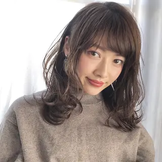 セミロング カラー 伊 杏のヘアスタイル