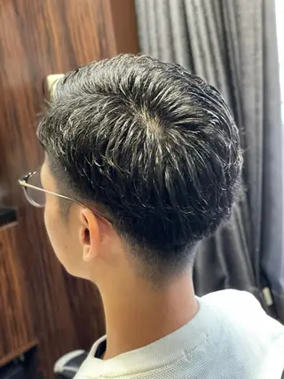 ショート パーマ メンズ 浅見 天翔のヘアスタイル