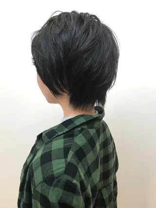 ショート カラー 湯浅 了一のヘアスタイル