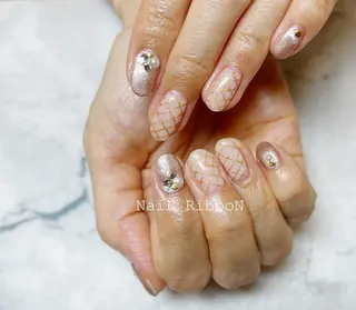 ネイル ネイルリボン 受付スタッフのネイルデザイン