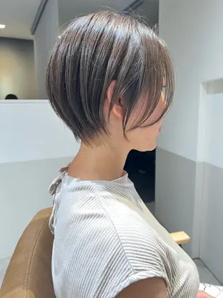 ショート ボブ／ショート 似合わせ🥇のヘアスタイル