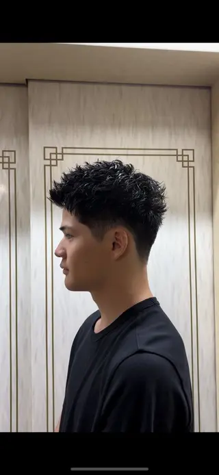 メンズ QUATTRO HOMME 【クワトロ オム】所属・kouhei メンズ特化/梅田のヘアスタイル