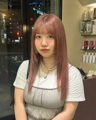 ロング カラー 寺澤 花梨のヘアスタイル