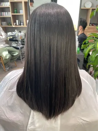 セミロング 佐伯 美麗のヘアスタイル