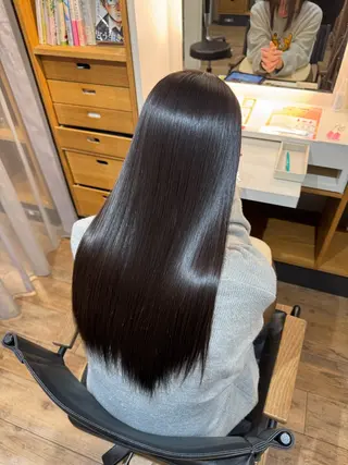 セミロング afloatkobe所属・美髪/髪質改善 川口凌弥のヘアスタイル