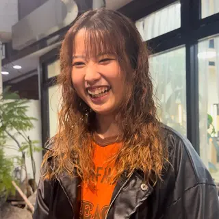 セミロング パーマ カーリーパーマ/ 透明ｶﾗｰ/MIKUのヘアスタイル