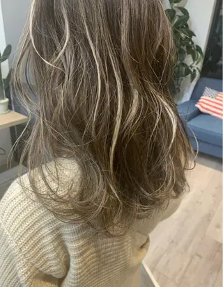 ミディアム ボブ/レイヤー/ ショートcovo代表のヘアスタイル