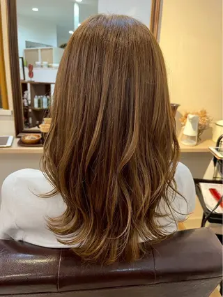 ミディアム カラー 山本 優音のヘアスタイル