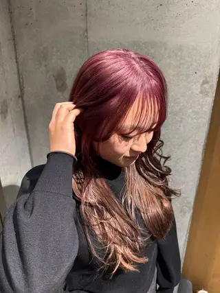 ロング カラー 染谷 奈保のヘアスタイル