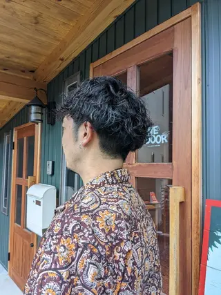 メンズ パーマ ONEDOOR所属・鈴木 梨紗の眉毛・アイブロウイメージ