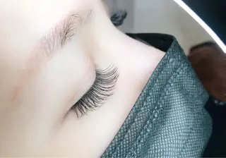 マツエク・マツパ リン リンのネイルデザイン