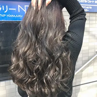ロング カラー ヘアアレンジ Zina渋谷エリア マネージャShionのヘアスタイル