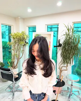 ロング Ao.所属・Ao. HANAKAのヘアスタイル