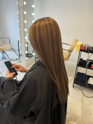 セミロング SHIN レイヤー‪‪カットのヘアスタイル