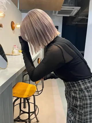 ショート ハイトーン/ ボブ 中村麟のヘアスタイル