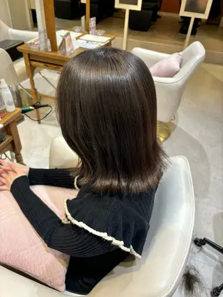 セミロング カラー ヘアアレンジ 山﨑 まなかのヘアスタイル