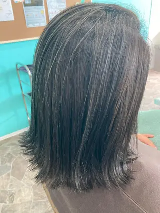 ミディアム 大谷 亜依のヘアスタイル