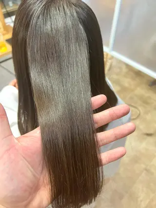 セミロング カラー less仙台所属・美髪専門美容師🏄 kazuレスlessのヘアスタイル