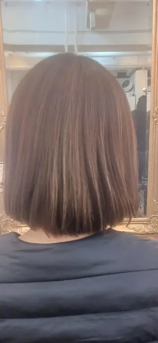 カラー ネオヘアー緑地公園所属・まつい ななえのヘアスタイル