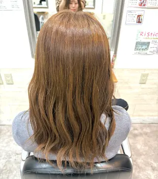 セミロング カラー 堀川 希歩のヘアスタイル