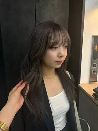 ミディアム カラー MISAKI🪐 縮毛矯正のヘアスタイル