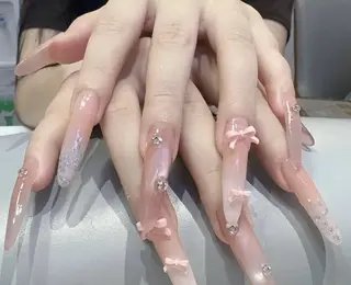 ネイル 高木 維麗絲のネイルデザイン