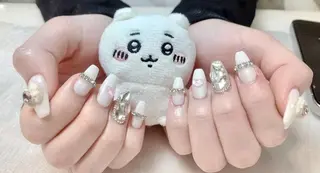 ネイル RAFFINE haru🦋🩵のネイルデザイン